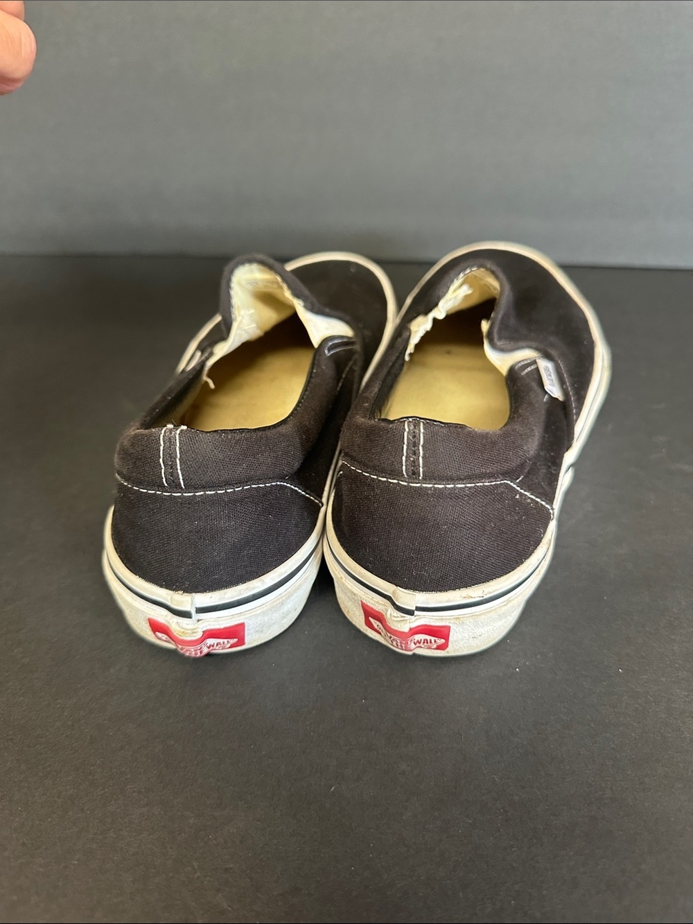 Vans black and white slip on shoes men’s size 8/ women’s size 9.5 - Picture 4 of 6